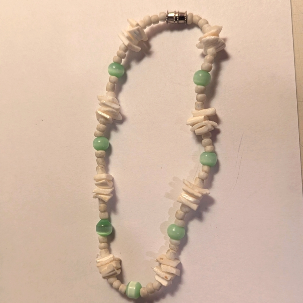 Classic Vtg 1970s Cream & Green Boho 10" Puka Shell Anklet Surfer Beach Summer - Picture 2 of 11